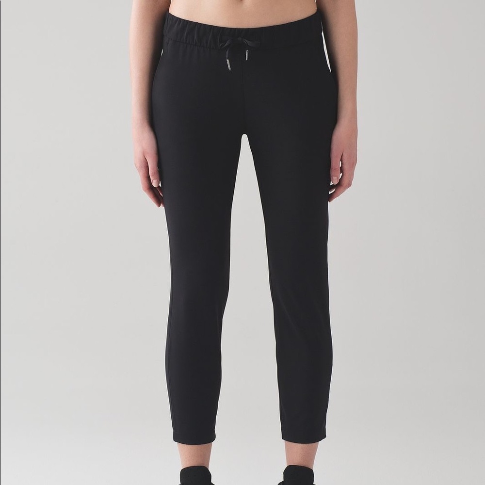 LuluLemon On The Fly Pant 7/8 NWOT